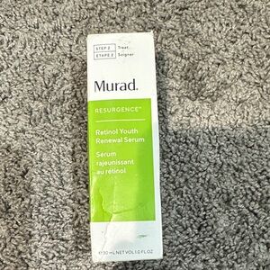 Murad Resurgence Retinol Youth Renewal Serum - Lime Green and White